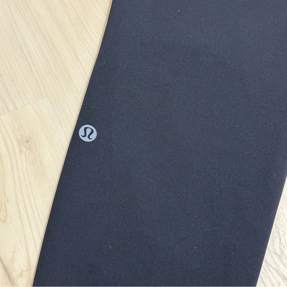 Lululemon black wunder under leggings - Picture 10 of 11